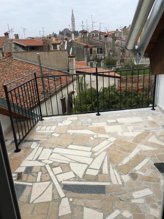 Steinhaus Mit Terrasse Lejlighed Rovinj Eksteriør billede
