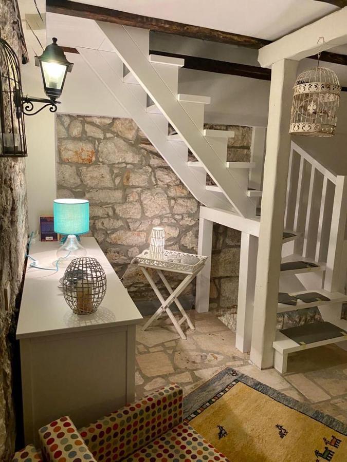 Steinhaus Mit Terrasse Lejlighed Rovinj Eksteriør billede