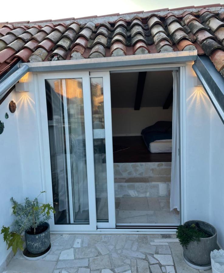 Steinhaus Mit Terrasse Lejlighed Rovinj Eksteriør billede