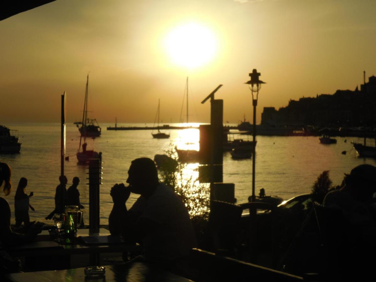 Steinhaus Mit Terrasse Lejlighed Rovinj Eksteriør billede